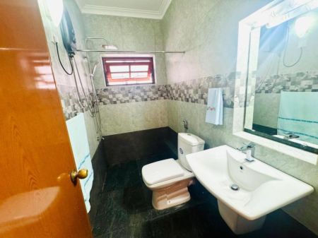 Bathroom - (PH394) Luxury House for Sale in Kohuwala