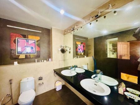 Bathroom - (PH824) Furnished Four Storey House for Sale in Boralasgamuwa