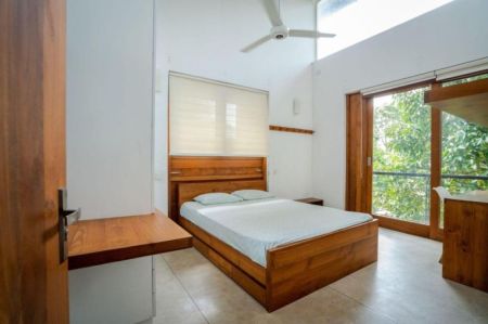 Bedroom - Luxury Spacious house with Furniture is Available for Lease in kelaniya