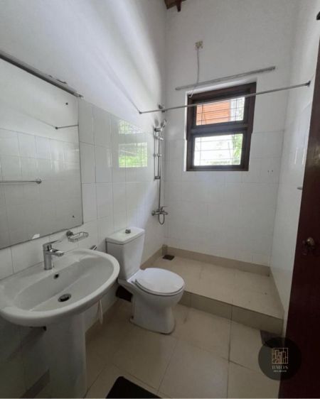 Bathroom - Upstairs house for rent in Nawala