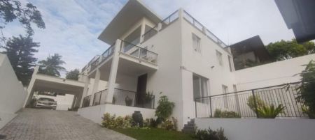Exterior - 4 Bedroom Architect Designed Luxury Residence for Lease - Thalawathugoda | USD 2,900 Per Month (EM708)