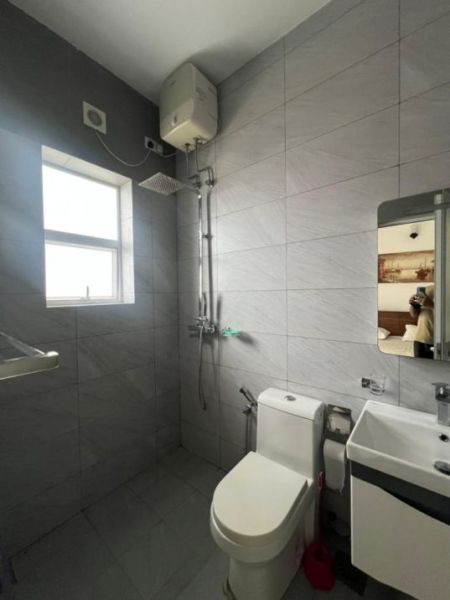Bathroom - 2 Bedroom Apartment for Rent @ Blue Oceans Apartment, Dehiwala | LKR 260,000 (EM092VW)