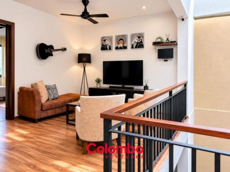 Living Room - Colombo 5 House - 4 Room Beautiful Modern Furnished House on 8.5p for SALE - off Vijaya Kumaratunge Mawatha, Col.5   