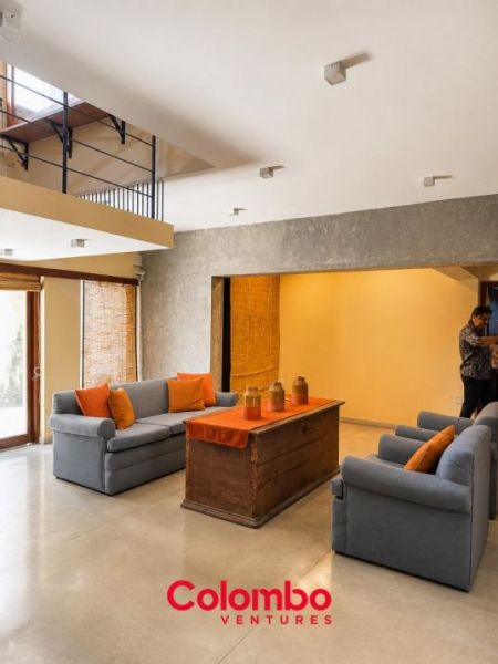 Living Room - Colombo 5 House - 9 Room 8 Washroom Spacious House on 16p for SALE - Dr. Lester James Peiris Mawatha / Dickmans Road