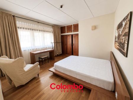 Bedroom - Colombo 5 House - 9 Room 8 Washroom Spacious House on 16p for SALE - Dr. Lester James Peiris Mawatha / Dickmans Road