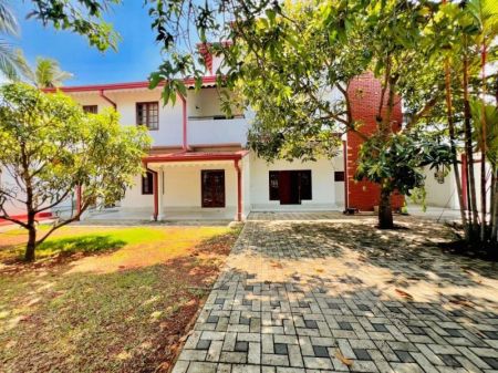 Exterior - 16.5P Land & Furnished 6 Bed Rooms For Sale Near Negombo Town | Negombo