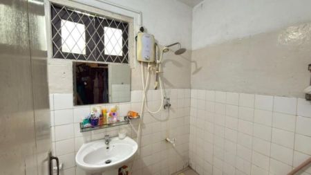 Bathroom - (DCR980) Twin Houses for Rent in Battaramulla