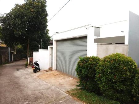 Exterior - Investment-Friendly 6 Bedroom House for Sale Near SLIIT – Malabe