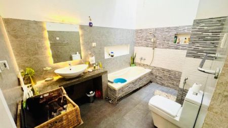 Bathroom - (SH1219) Modern Two Storey House for Sale in Rajagiriya