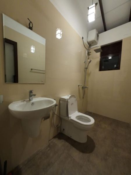 Bathroom - (NAR554) Furnished Apartment for Rent in Mount Lavinia