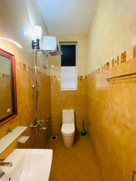 Bathroom - 3-Bedroom Fully Furnished Apartment Short-Term Rental in Kalubowila. (Property Code: CSTR302)