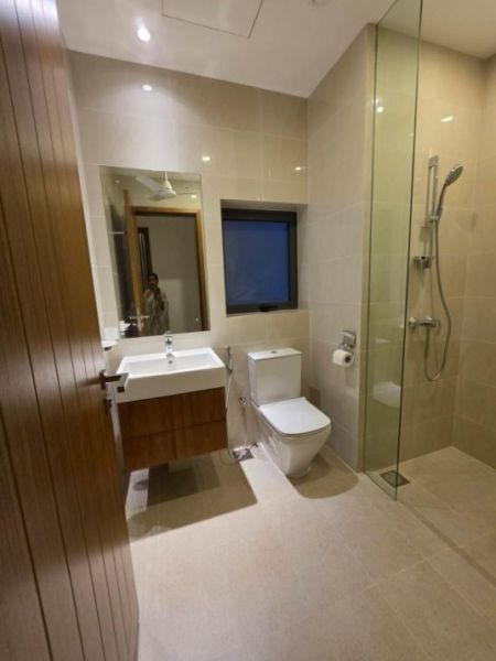 Bathroom - FOR Rent | Colombo 2 | 3-Bedroom | Capital twin peaks