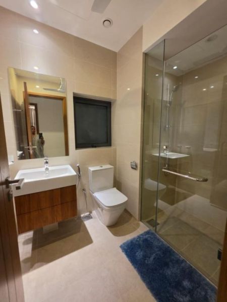 Bathroom - FOR Rent | Colombo 2 | 3-Bedroom | Capital twin peaks