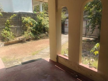 Exterior - Rajagiriya Maddinagoda Land with Old House 