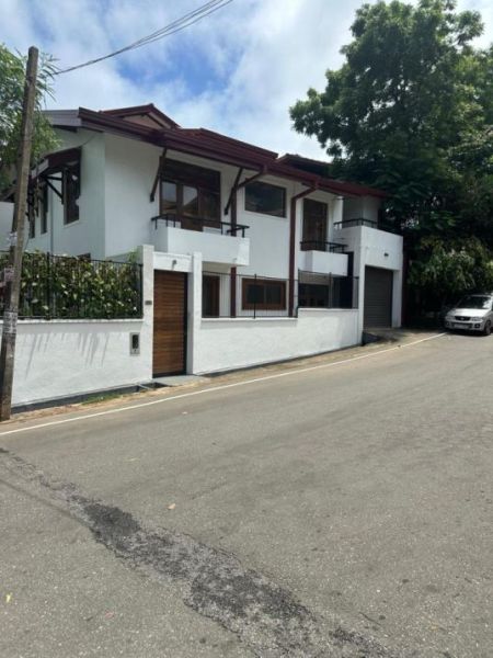 Exterior - Spacious 3 Bedroom House for Rent at Koswatta, Nawala / LKR 300,000 per Month (EM005AC)