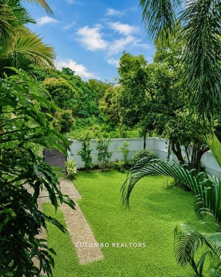 Exterior - 4 Room Waterfront 4,000sqft 22 Perch Modern House for SALE – Nawala 2nd Lane, Rajagiriya  (HS-421)