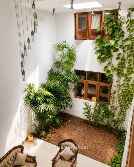 Exterior - 4 Bedroom Waterfront Semi Furnished Modern House for RENT - Nawala, Rajagiriya   (HR-154)