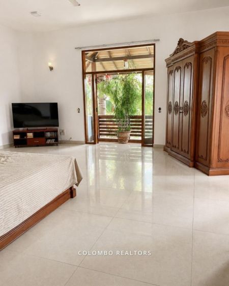 Bedroom - 4 Bedroom Waterfront Semi Furnished Modern House for RENT - Nawala, Rajagiriya   (HR-154)