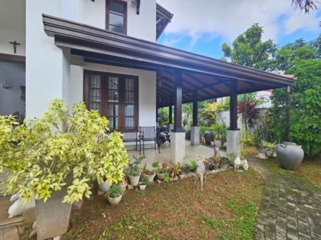 Exterior - Luxury 5BR House for Sale in Kotte | 18.2 Perches | 6,000 Sq.Ft.