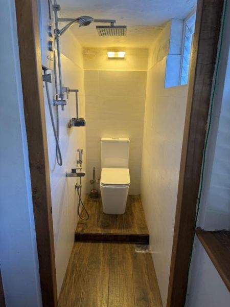 Bathroom - 🏡 Spacious House For Rent – Dickmans Road, Colombo 05