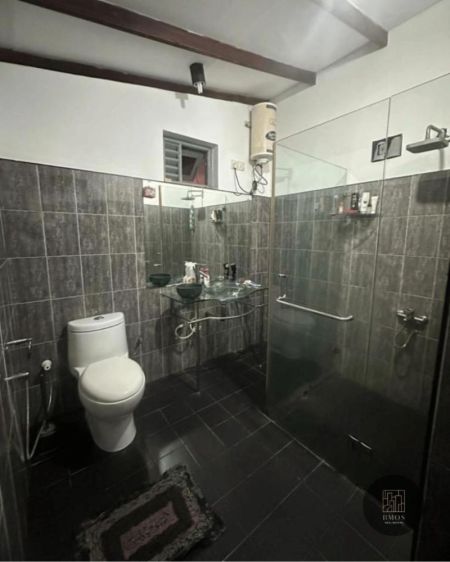 Bathroom - House for sale in Rajagiriya 