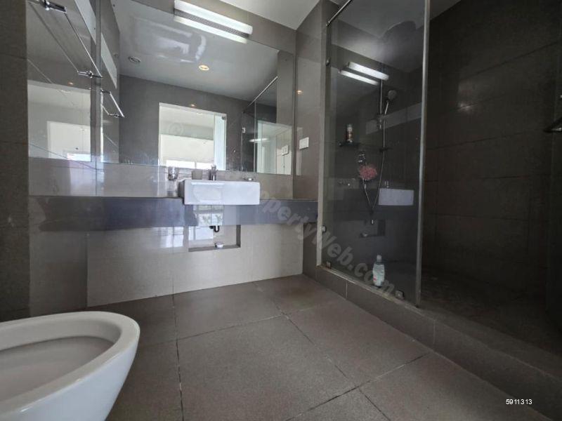 Bathroom - Apartment for sale in Rajagiriya