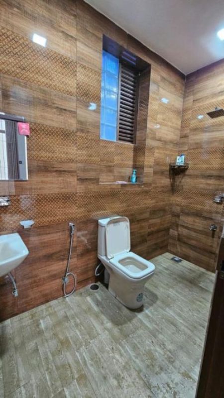 Bathroom - 05 Bedroom Furnished 04 Storied House for Rent in Nawala (A6214)