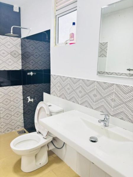 Bathroom - Versatile Two-Unit House for Sale in Boralesgamuwa – Ideal for Living & Rental Income