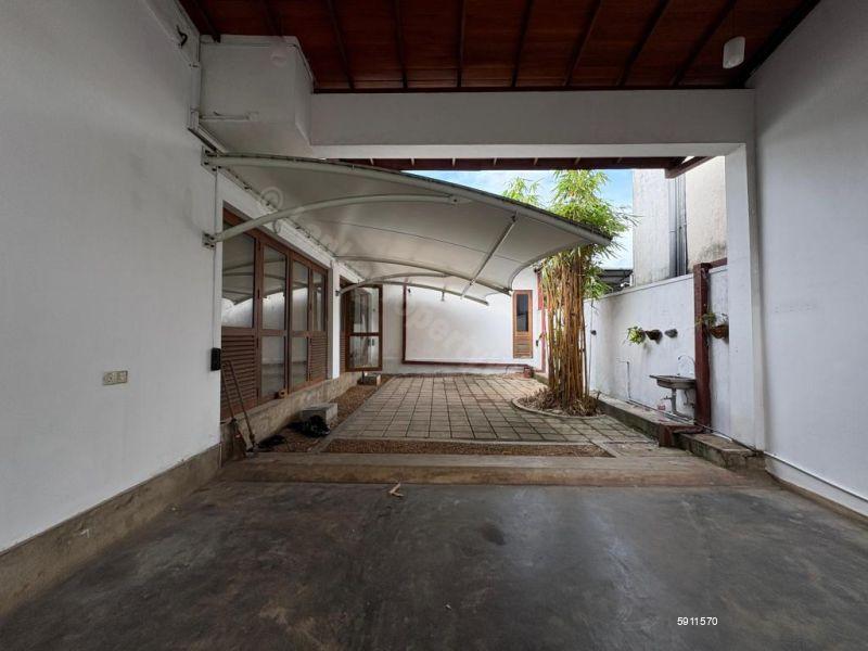 House for sale in Nugegoda