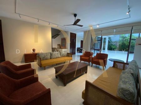 Living Room - House For Sale – Colombo 05 (thimbirigasyaya Road)