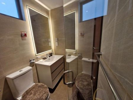 Bathroom - Trizen/high-end furnished/02beds/for rent in Colombo-02. 