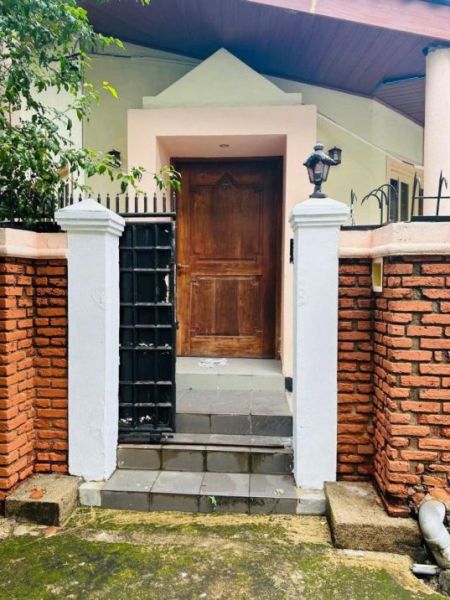 Exterior - Spacious 3 BR House for rent in Battaramulla 