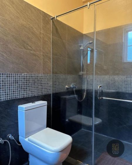 Bathroom - House for sale in Nuwara Eliya 