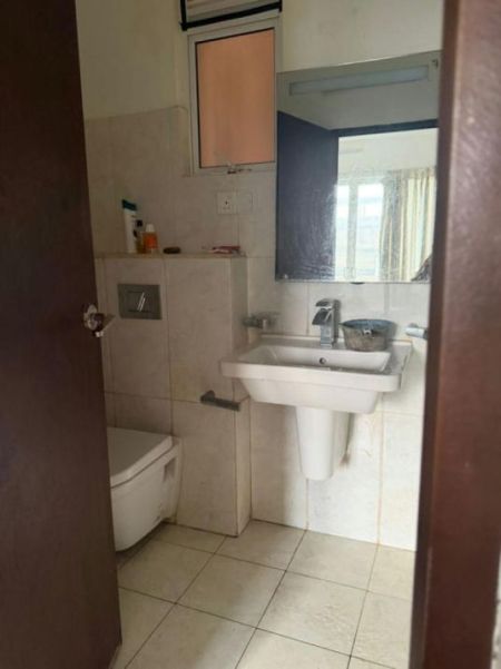 Bathroom - Span Tower - 03 Bedroom Semi Furnished Apartment for Sale in Colombo 04 (A6019)