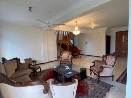 Living Room - Apartment for rent in Colombo 3 