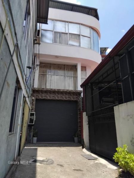 Exterior - House and three-storey dormitory building for sale in Malabe (SSPH-319)
