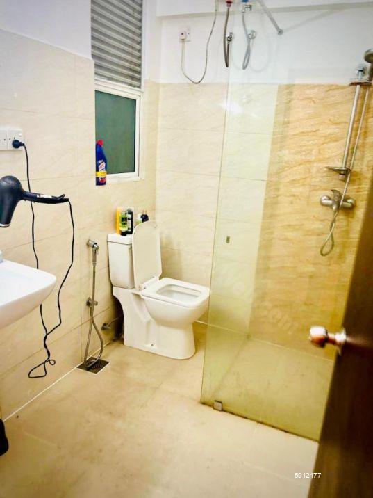 Bathroom - House for rent in Thalawathugoda