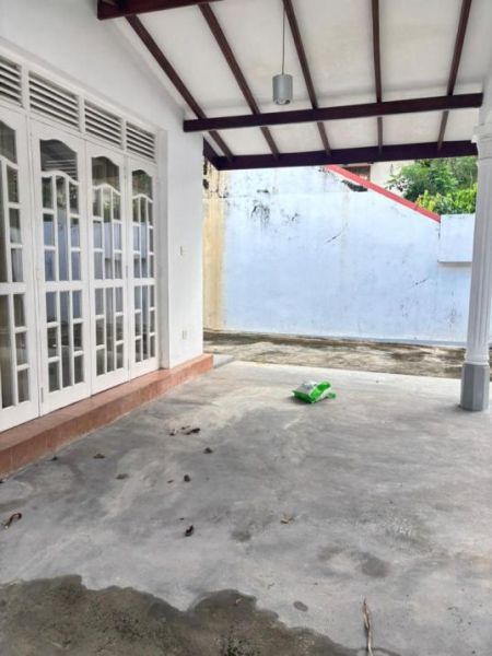 Exterior - 3 Bedroom Two Storied House for Sale - Boralesgamuwa | LKR 40 Million (EM728)