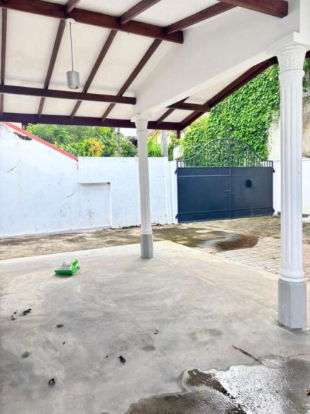 Exterior - 3 Bedroom Two Storied House for Sale - Boralesgamuwa | LKR 40 Million (EM728)