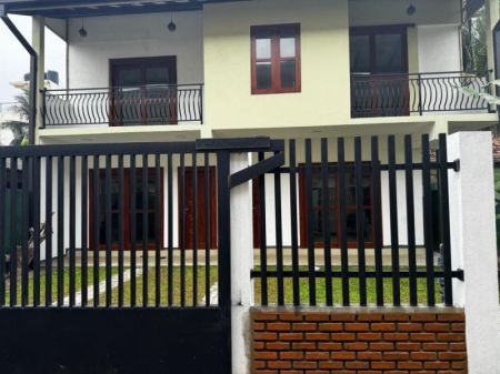 Exterior - 3 Bedroom House For Sale in Moratuwa  - PDH178