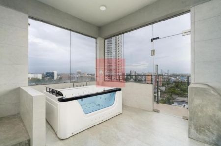 Bathroom - A Rare Penthouse Opportunity in the Heart of Rajagiriya