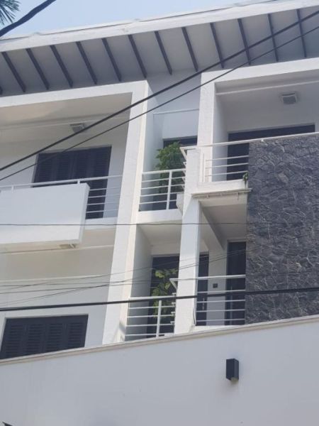 Exterior - Luxury 5 Bedrooms House for Sale in Colombo 5 - PDH185