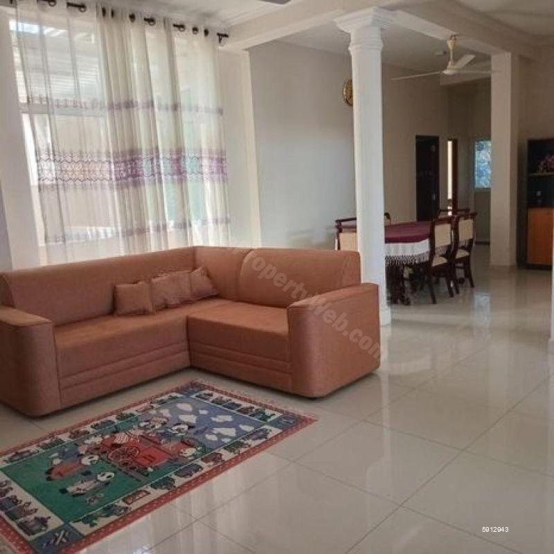 Living Room - House for rent in Colombo 5