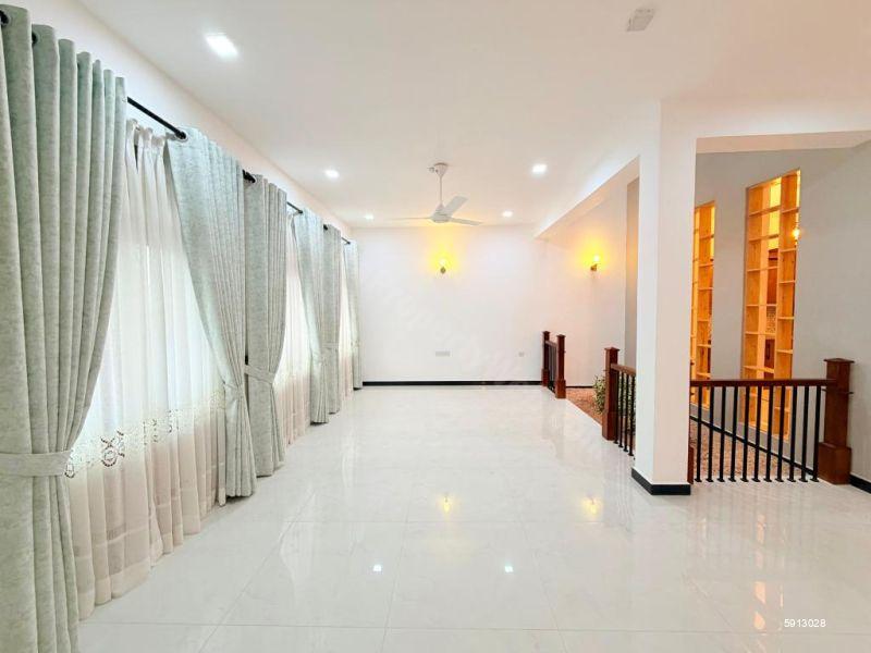 House for sale in Thalawathugoda