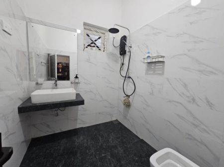 Bathroom - Well-Maintained Family Home for Sale – Katubedda, Moratuwa