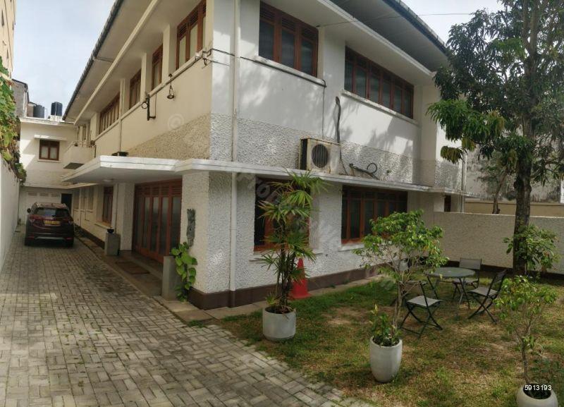 Exterior - Villa for rent in Colombo 4