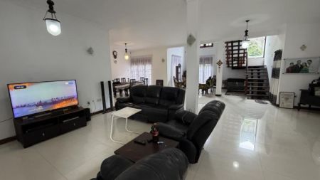 Living Room - Solar Powered 3 Storied Spacious House Close to Kohuwala, Dehiwala & Nugegoda