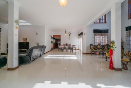 Living Room - Solar Powered 3 Storied Spacious House Close to Kohuwala, Dehiwala & Nugegoda