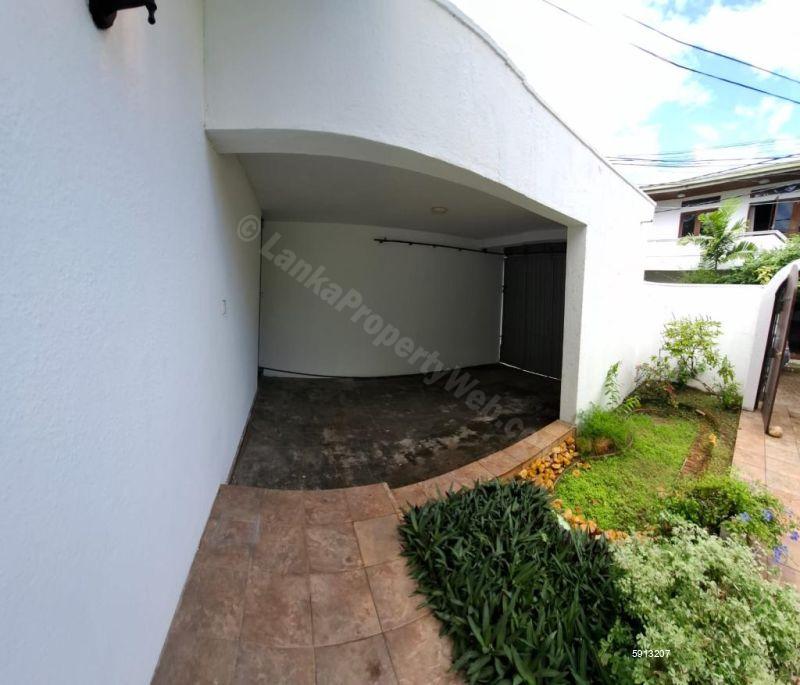 Exterior - House for rent in Dehiwala