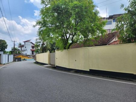 Exterior - IDEAL FOR A COMMERCIAL PURPOSE. Single Story House for sale in Kotte.